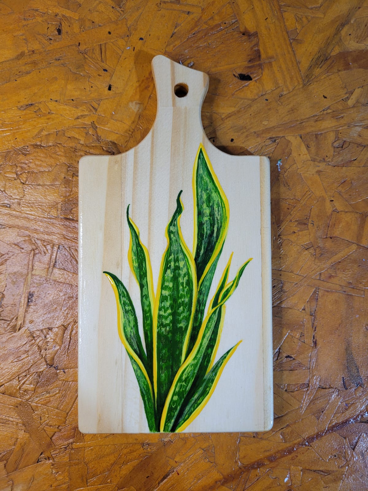 Tábua decorativa em pinus - Espada de São Jorge