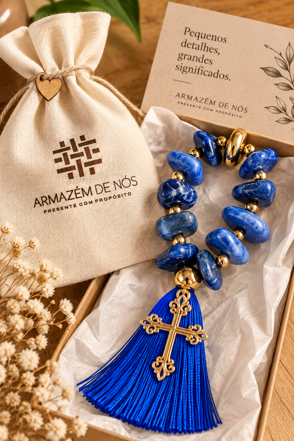 Mini Terço em Quartzo Azul com Tassel e Cruz Dourada AN251